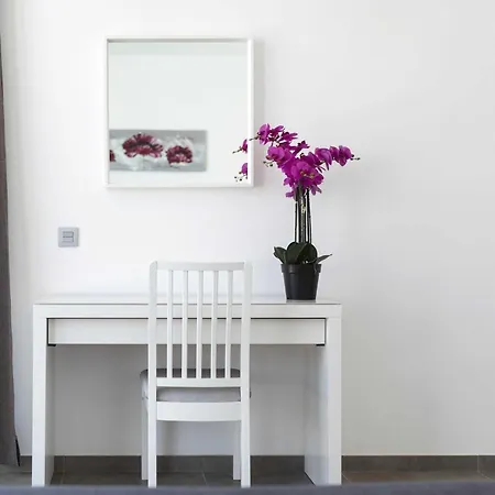 Modern Mojones 3 Bedrooms En-suite Berniente Great Sea Views * Puerto del Carmen (Lanzarote)