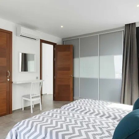 Modern Mojones 3 Bedrooms En-suite Berniente Great Sea Views Villa Puerto del Carmen (Lanzarote)