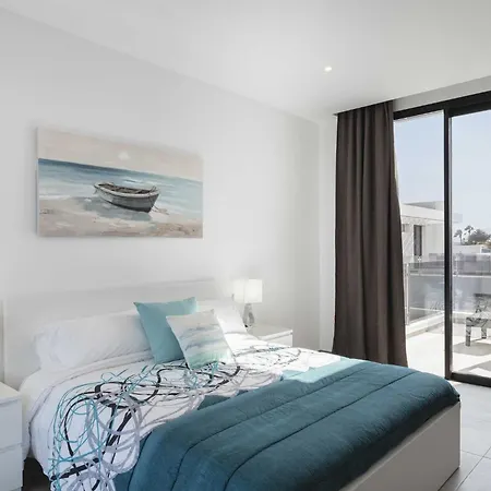 Villa Modern Mojones 3 Bedrooms En-suite Berniente Great Sea Views Puerto del Carmen (Lanzarote)